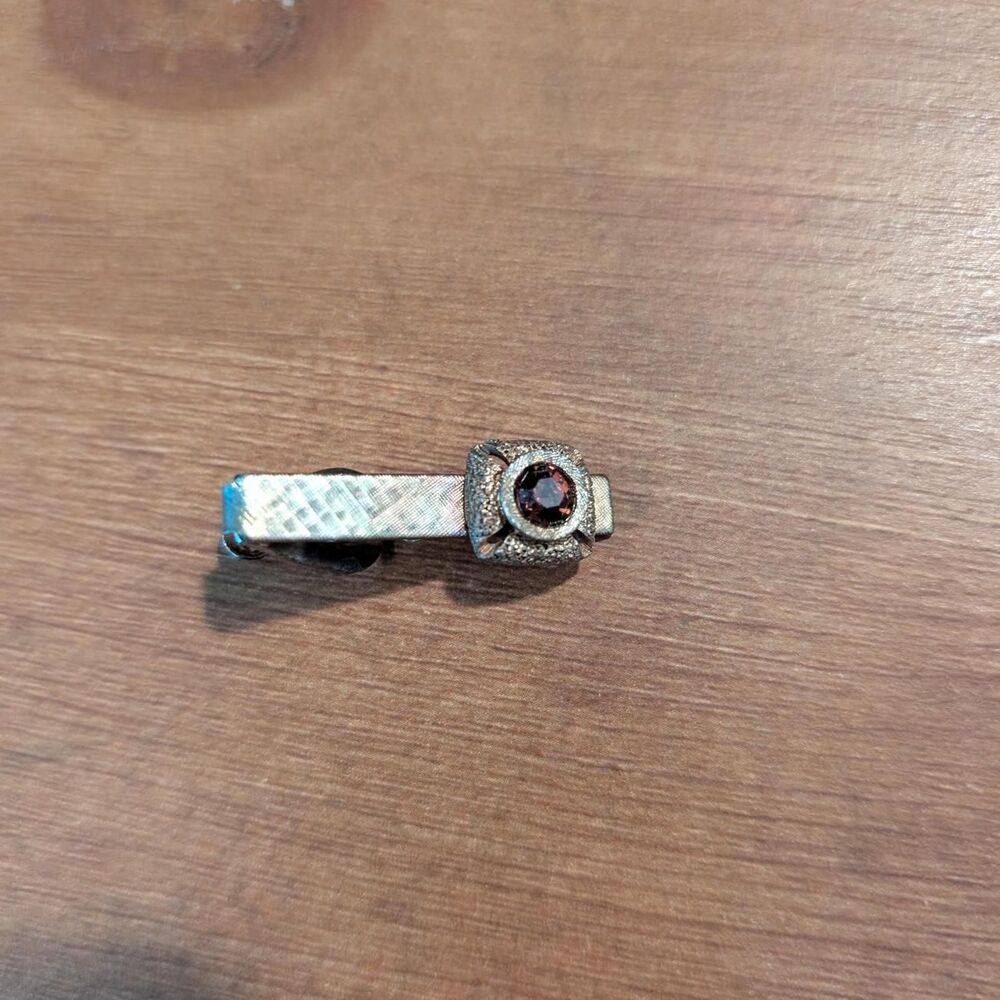 Men's Gold and Red Tie Clip